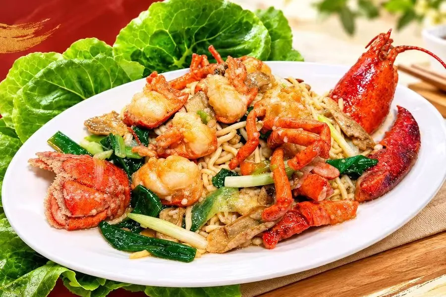 Lobster Ginger & Onion E-fu Noodle